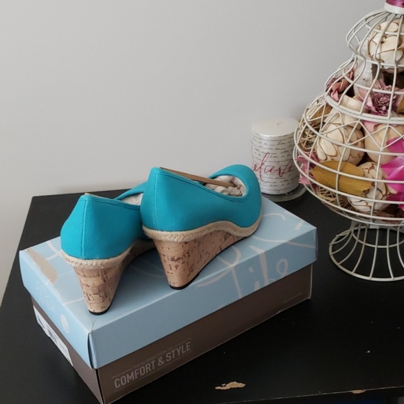 Life Stride Blue Canvas Shoes - Picture 4 of 8